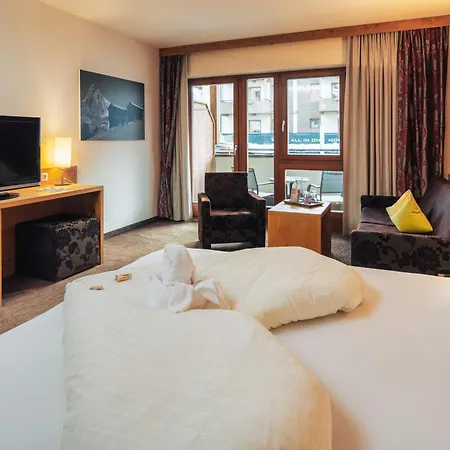 Gabriela Inklusive Super Sommer Card 4* Serfaus