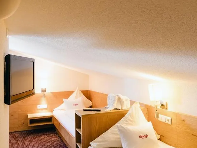 Gabriela Inklusive Super Sommer Card 4* Serfaus