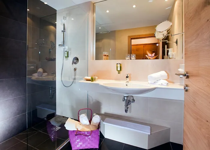 Gabriela Inklusive Super Sommer Card 4* Serfaus